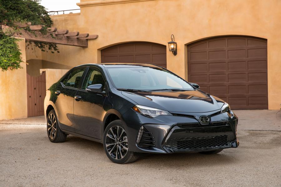  Toyota Corolla XSE 2016 года  (фото 16 из 20)